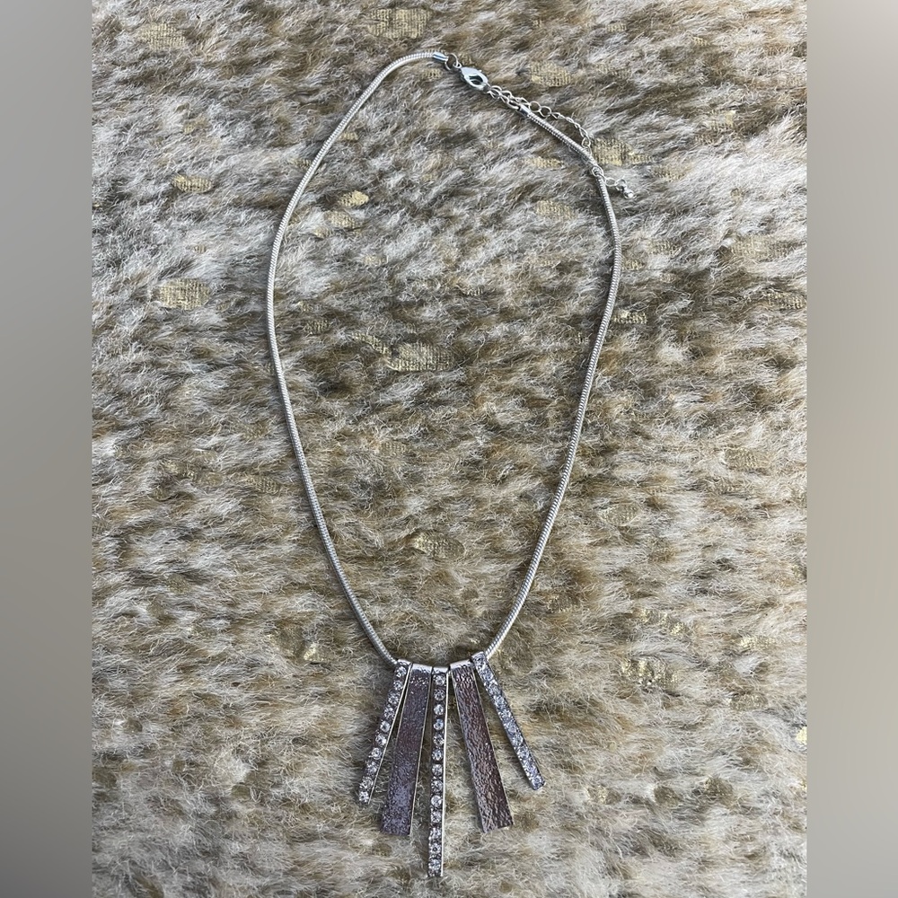5 for $25🔥Silver Tone Fan Style Necklace